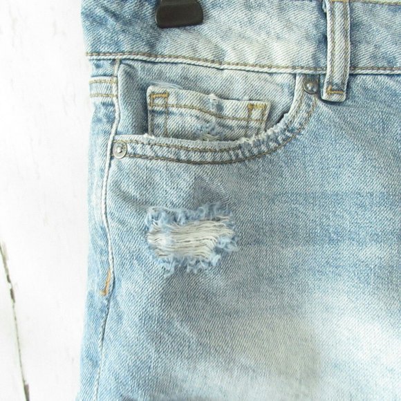 SOLDL1961 Karlie Boyfriend Shorts Light Distressed - Picture 2 of 7